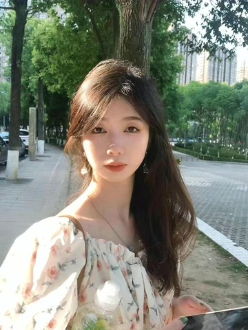 [1V+11P/97MB]极品高颜值气质美女【刘雯】与男友性爱泄密视图流出