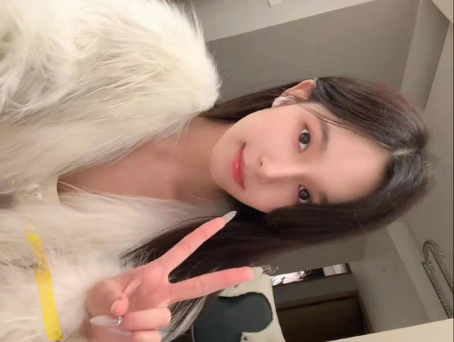 [1V+16P/67MB]（门事件）郑州科技学院音乐舞蹈系【冯佩霞】背着男友出轨约炮，大量不雅照与视频流出！